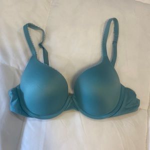 ❤️SOLD❤️ Curtsy NWOT VS light push up bra